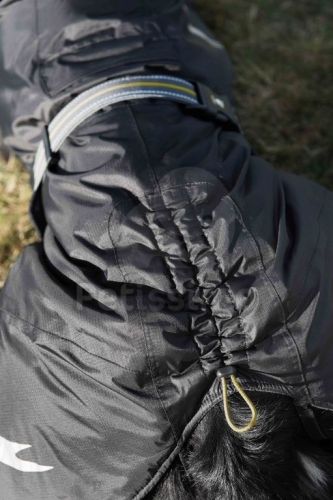 Hurtta Summit Parka kutyaruha - fekete  20 cm
